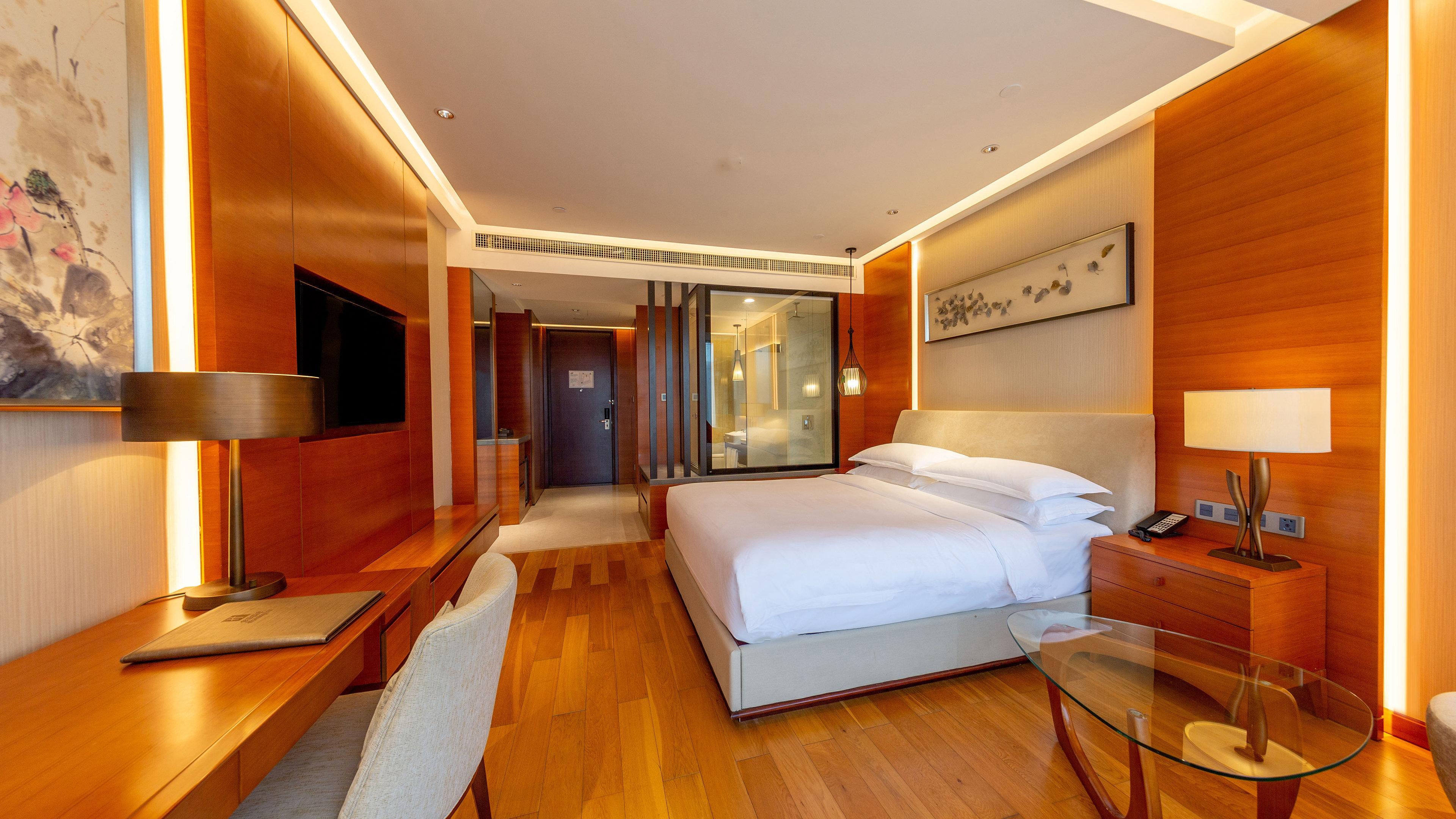 Nanjing Xuanwu By Ihg Hotel 5*