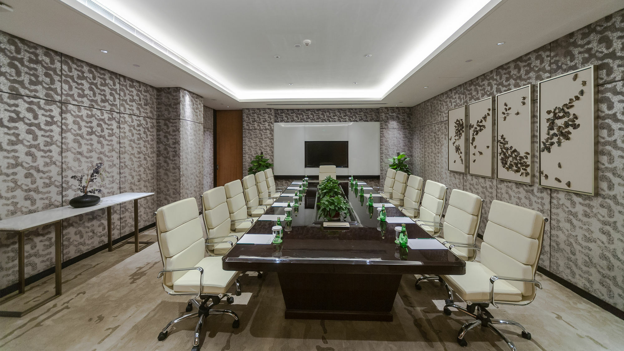 Nanjing Xuanwu By Ihg 5* Nanjing (Jiangsu)