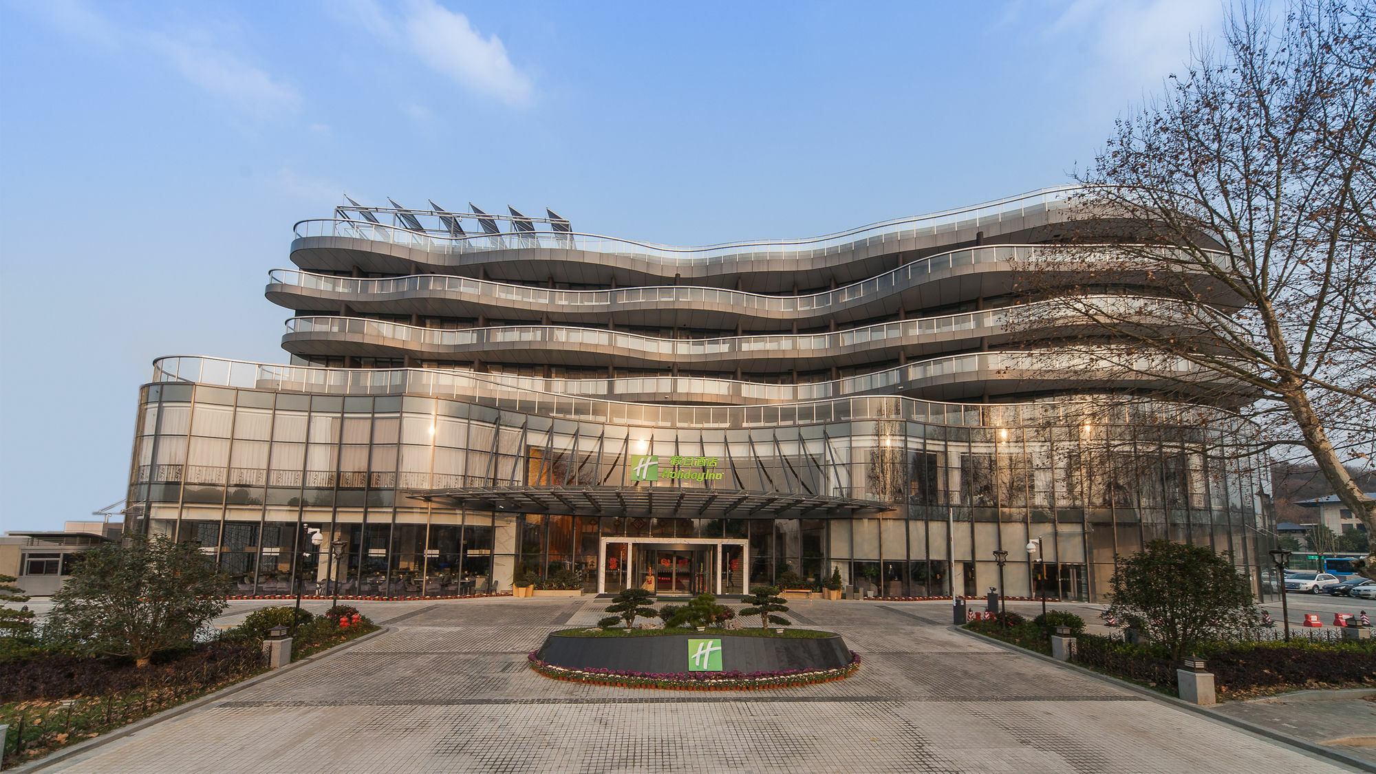 Nanjing Xuanwu By Ihg Hotel 5*