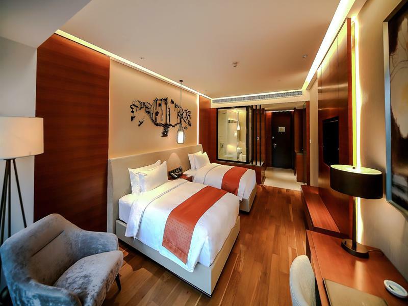 Отель Nanjing Xuanwu By Ihg