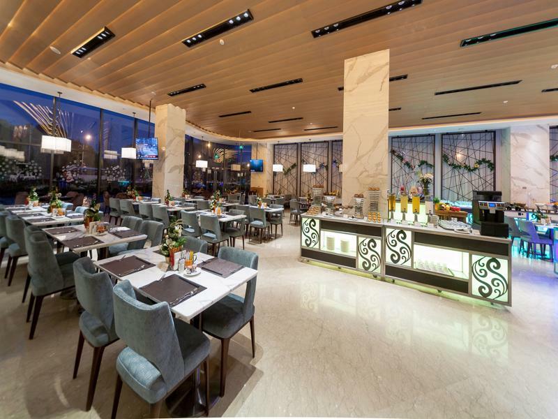 Nanjing Xuanwu By Ihg Hotel 5*